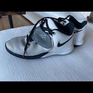 Boy’s NIKE JBY size 5Y “like new”